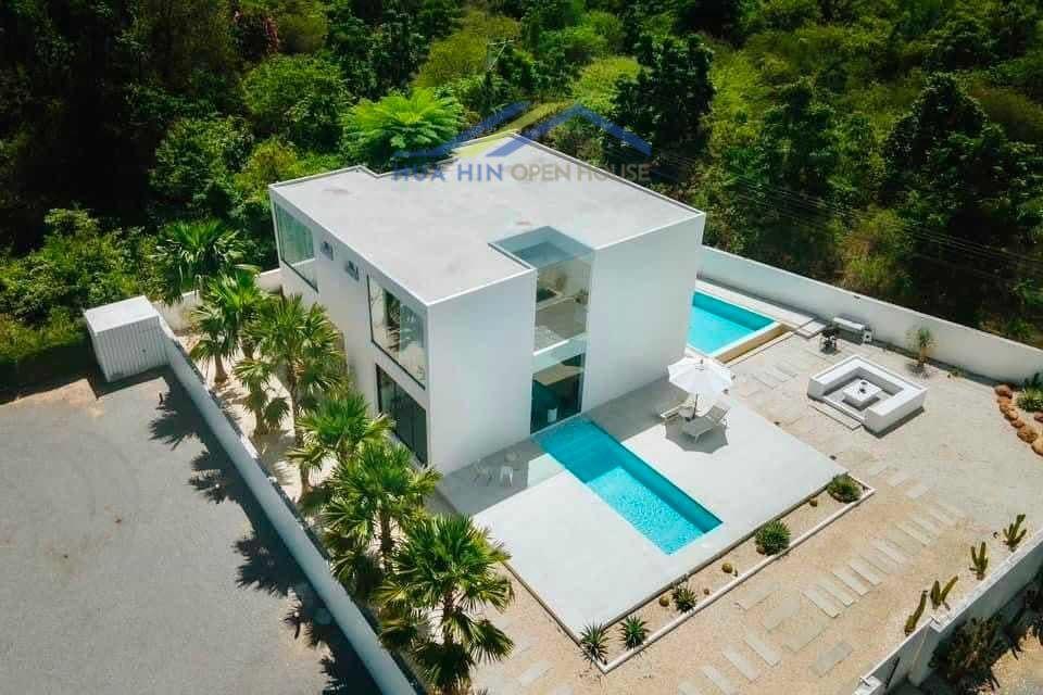 Luxury Minimalist Pool Villa with Large Land in Hua Hin Soi 88
