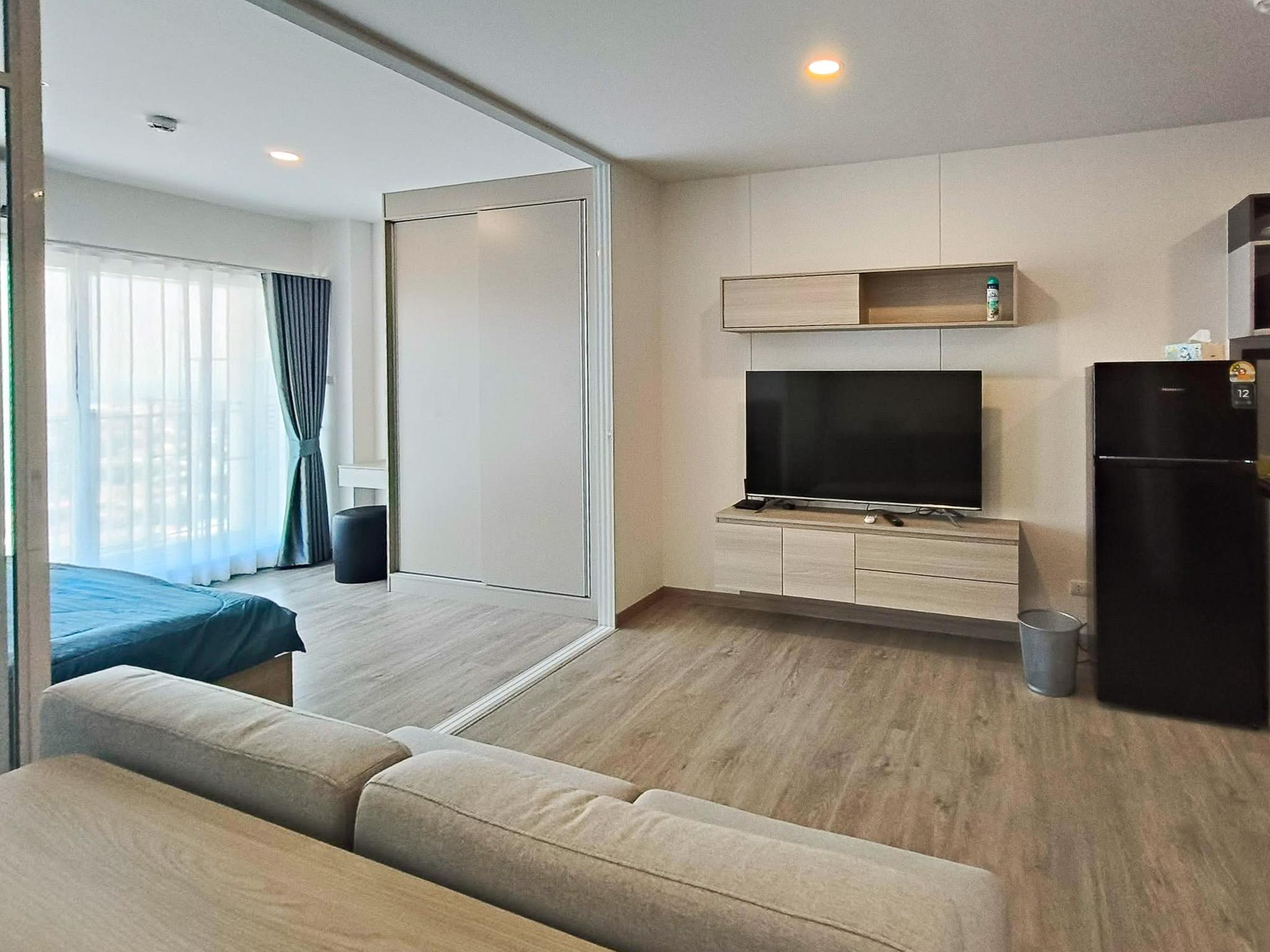 Supalai Blue Whale Hua Hin – High-Floor Sea & Mountain View Condo for Rent