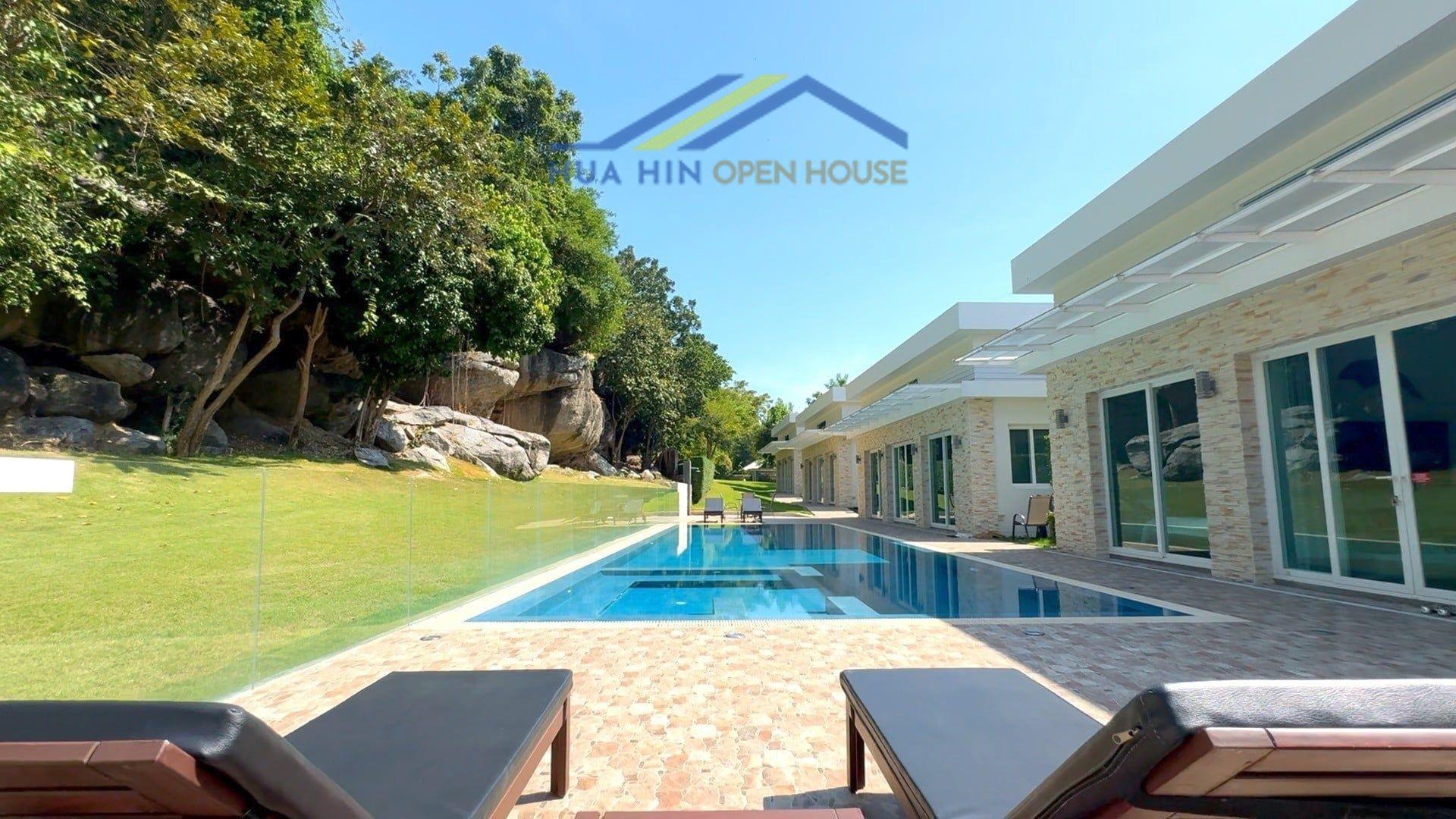 Beachside Estate with 12 Bedrooms Near Sai Noi Beach – Khao Tao