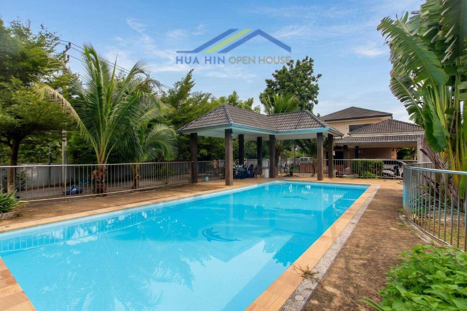 Large 5-Bedroom Estate with Pool on 2 Rai for Sale in Hua Hin