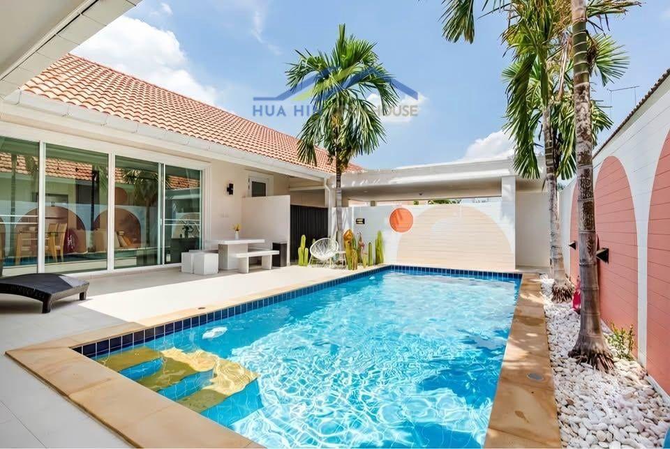 Stylish 3-bedroom villa with a private pool, surrounded by palm trees in Eeden Village, near Palm Hills Golf Course.