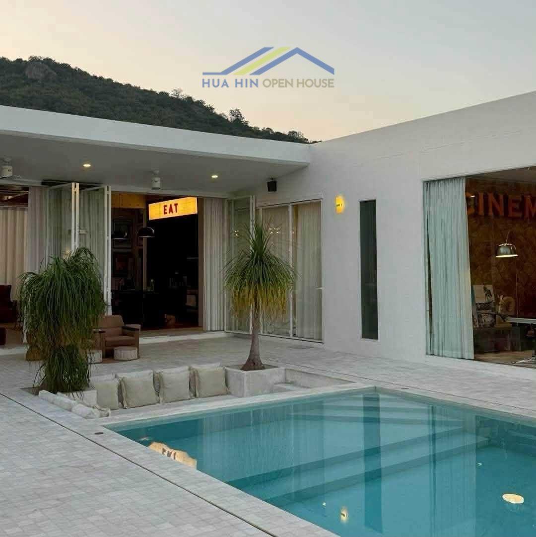 Mid-Century Modern 4-Bedroom Pool Villa in Hua Hin Soi 126