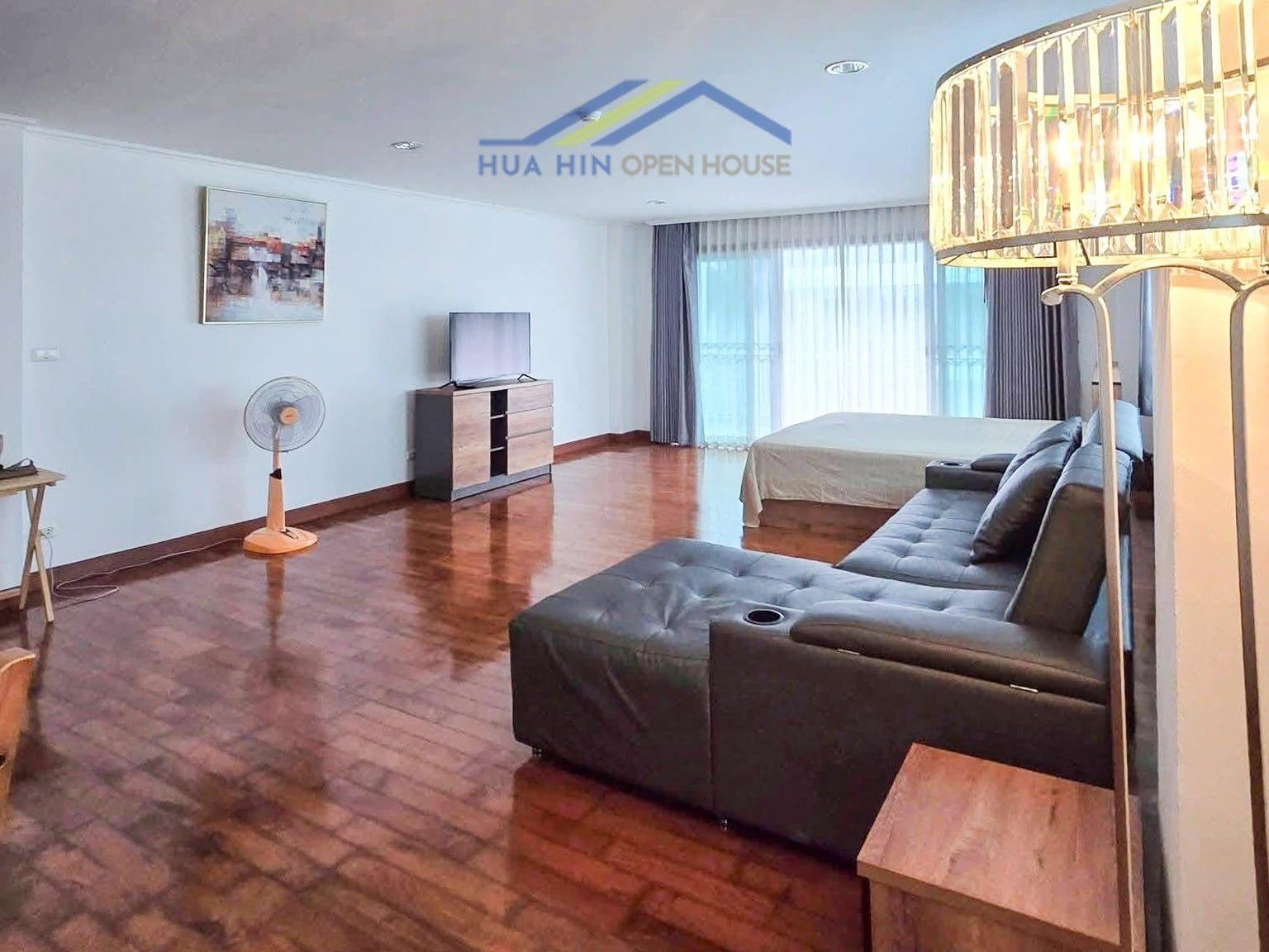 Beachfront 1-Bedroom Condo for Rent at The Beach Palace Cha-Am