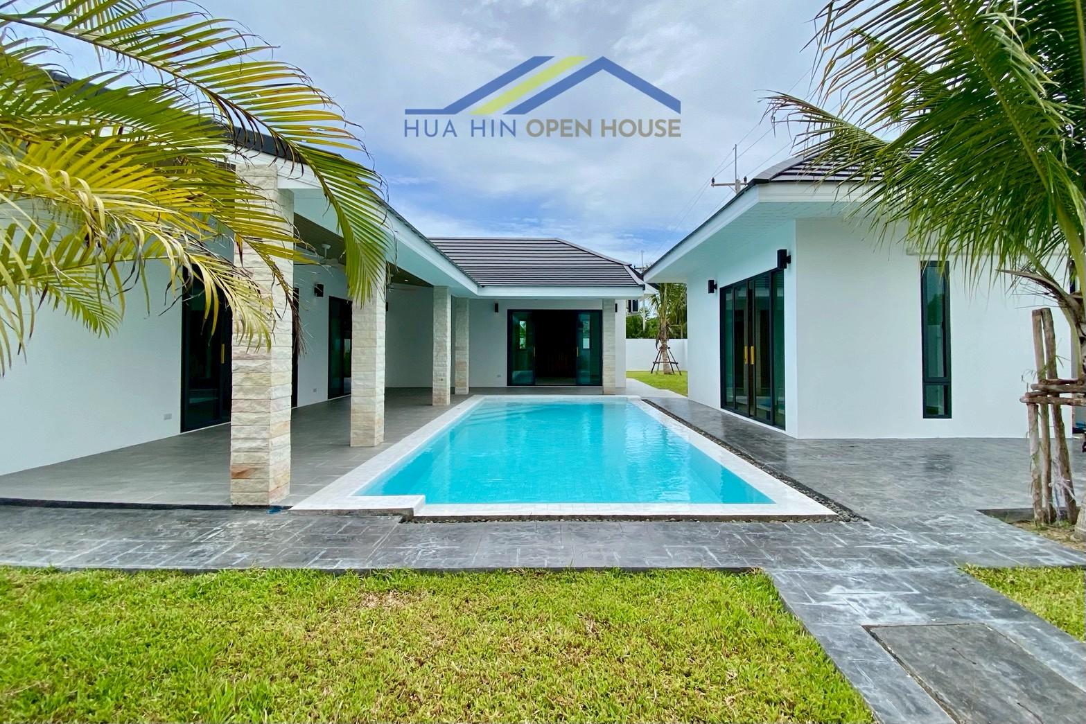 A Private Tropical Retreat with Separate Guest House and Expansive Garden Living in Hin Lek Fai, Hua Hin