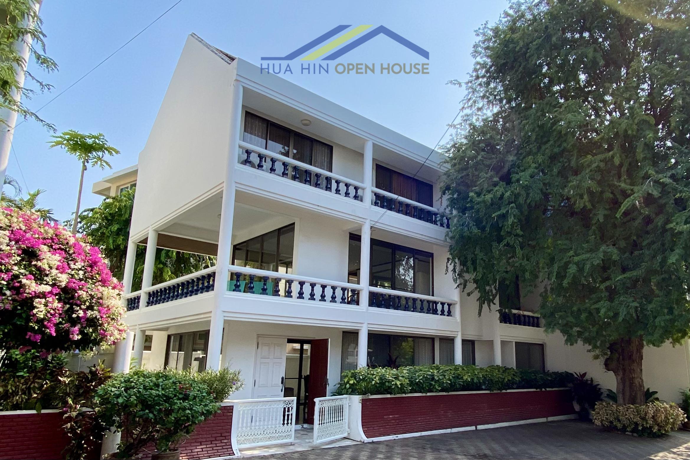 Beachfront 4 Bedroom Townhouse for Rent at Baan Suksamran Hua Hin – 55,000 THB per Month