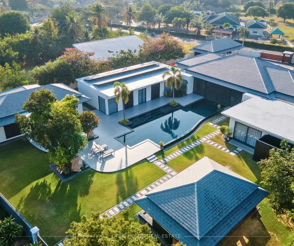 For Sale: Stunning 6-Bedroom Villa in Hin Lek Fai, Hua Hin