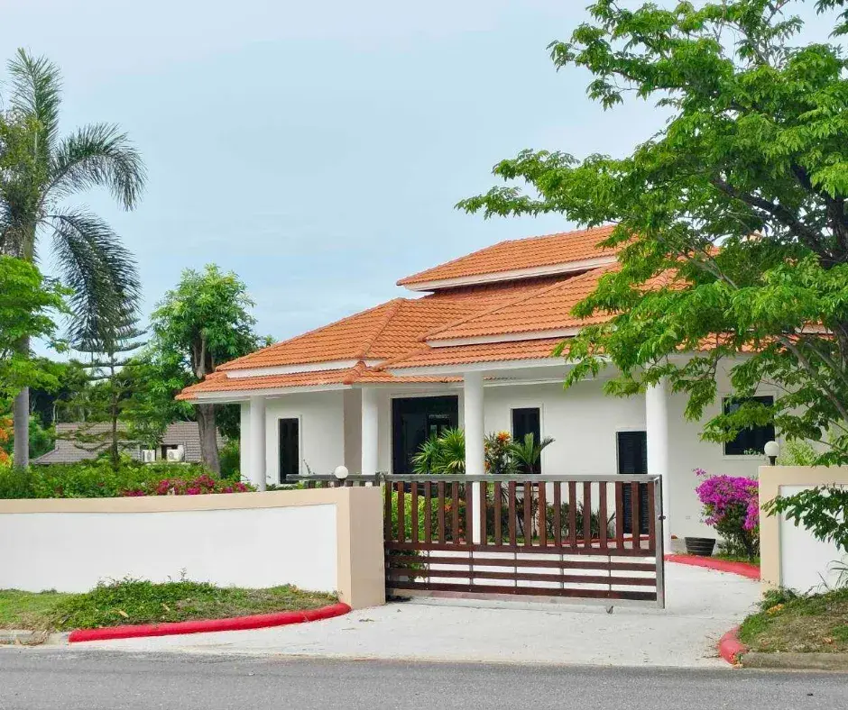 For Sale: Luxurious 3-Bedroom Pool Villa on Large Plot at Palm Hills Golf Course, Hua Hin