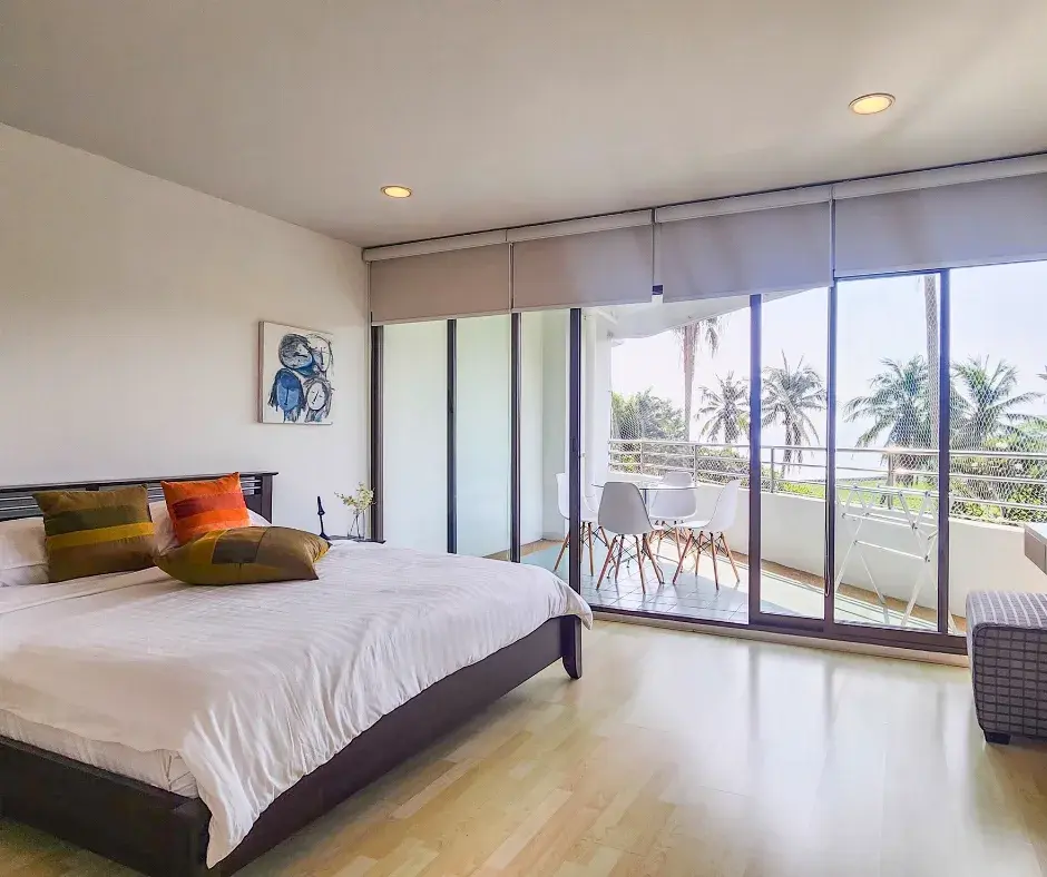 Beachfront 2-Bedroom Condo with Sea View on the 2nd Floor, Hua Hin Soi 5