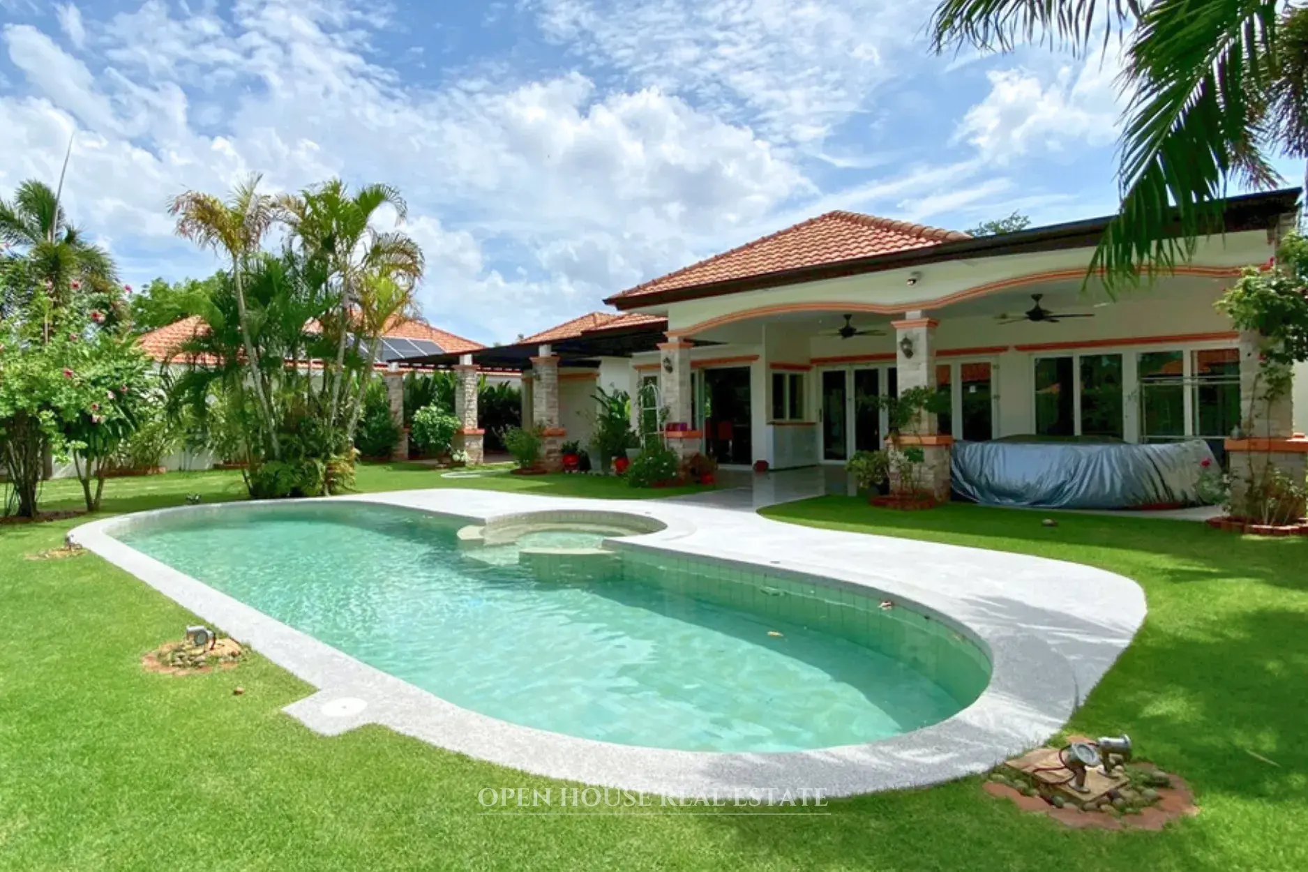Charming 3-Bedroom Villa with Oval Pool & Mountain Views in Hin Lek Fai