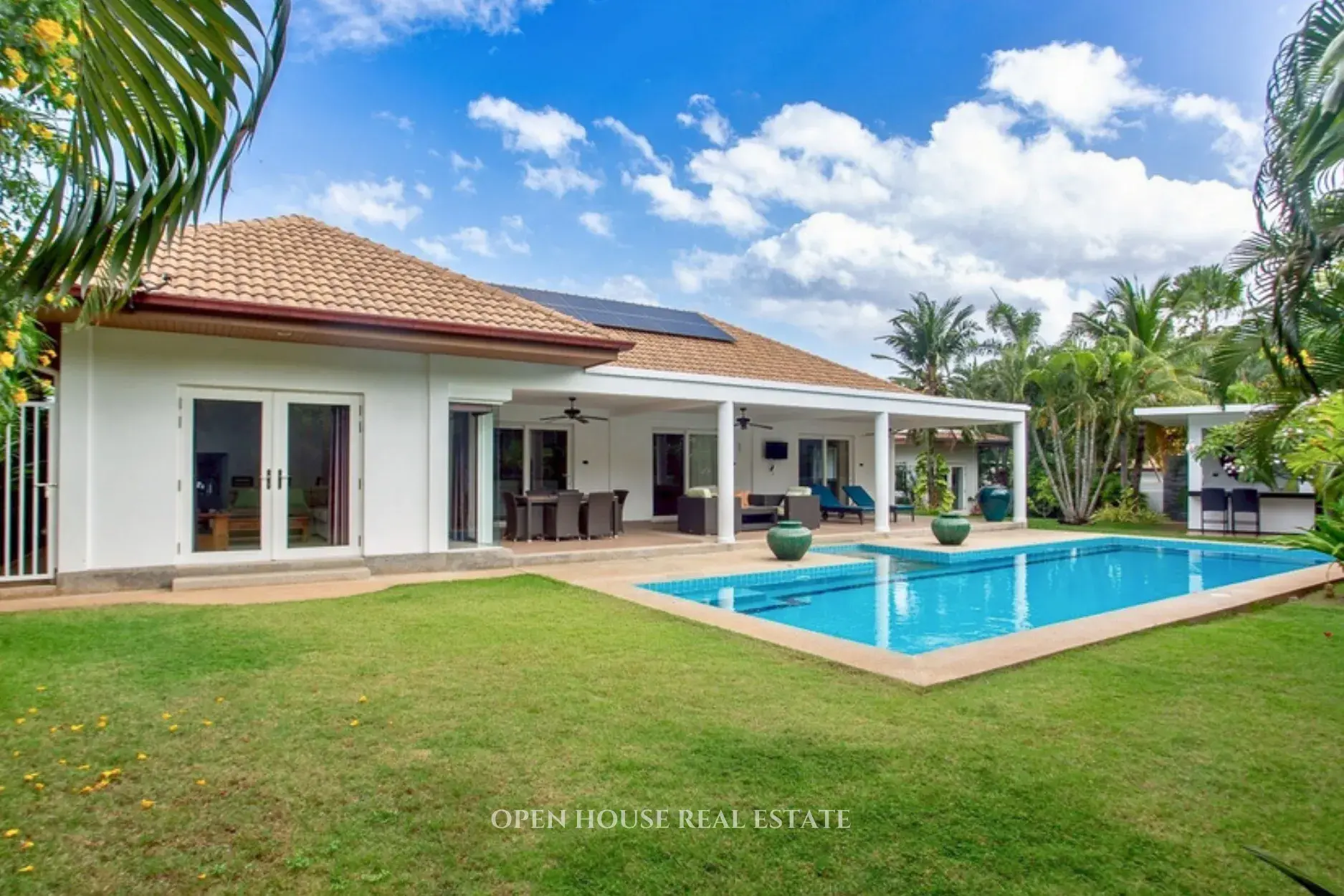 Hua Hin Soi 88 Pool Villa with Guest House – Private Garden & BBQ Sala