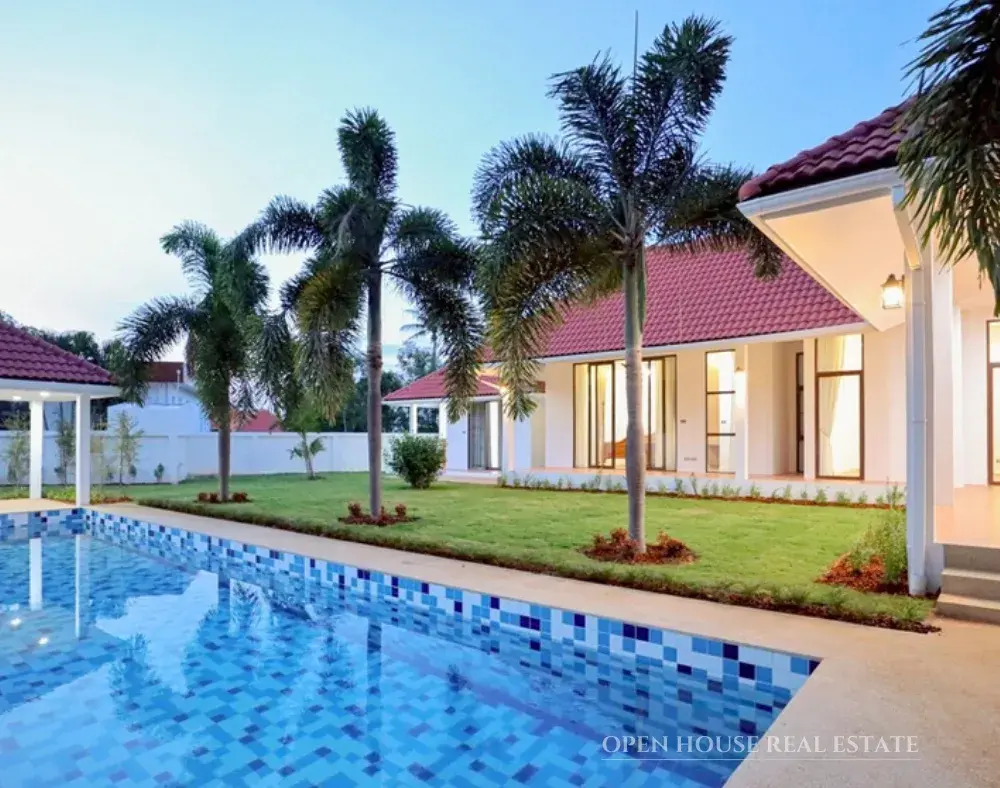 Spacious 4-Bedroom Pool Villa with Guest House & Large Garden – Hua Hin Soi 114