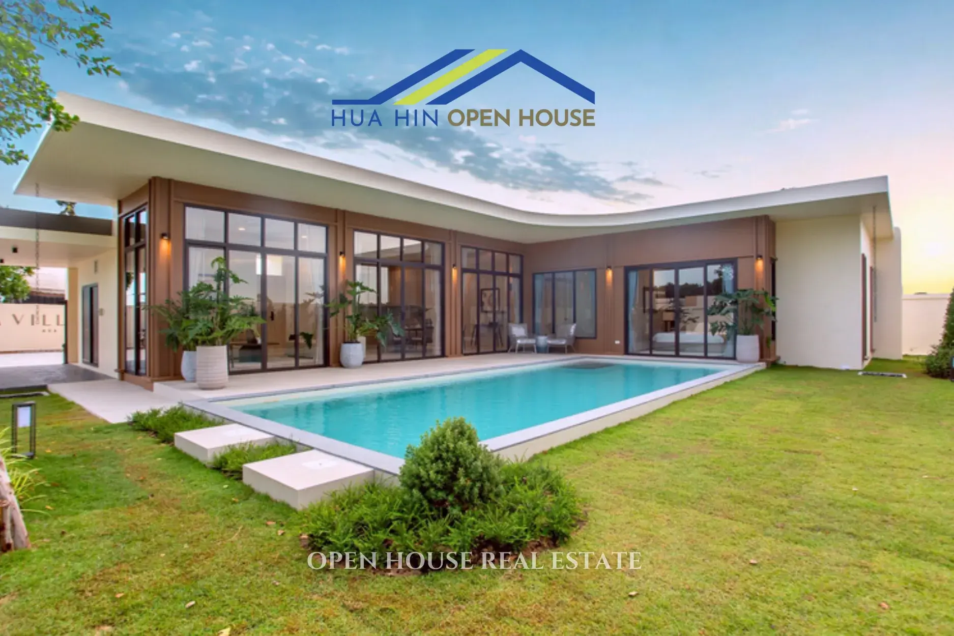 High-End Tropical Pool Villa in Hua Hin – Fully Furnished with 3-Car Garage