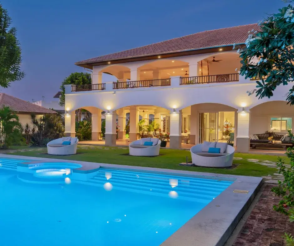 Executive Mansion with 5 bedrooms plus a guest house with stunning mountain views, on 2.5 Rai of land in Soi 102, near Bluport Hua Hin