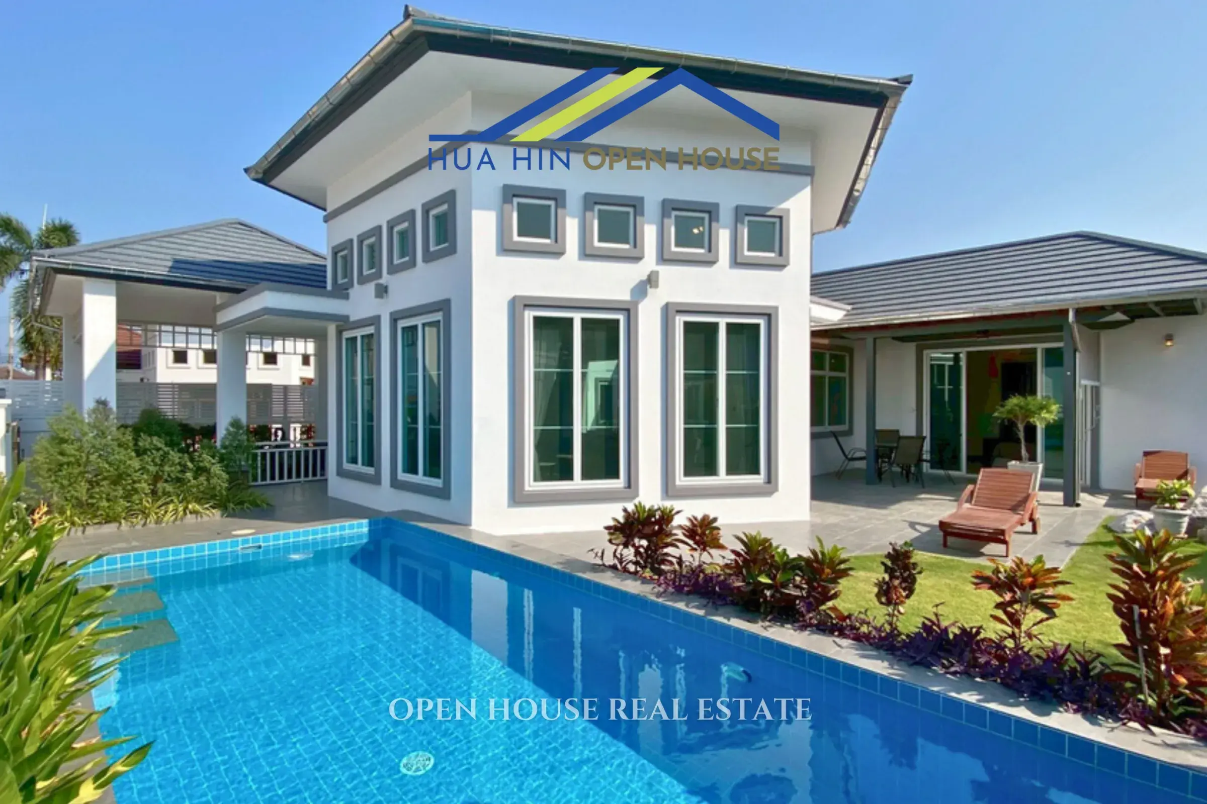 Private courtyard garden in renovated Hua Hin Villa for sale