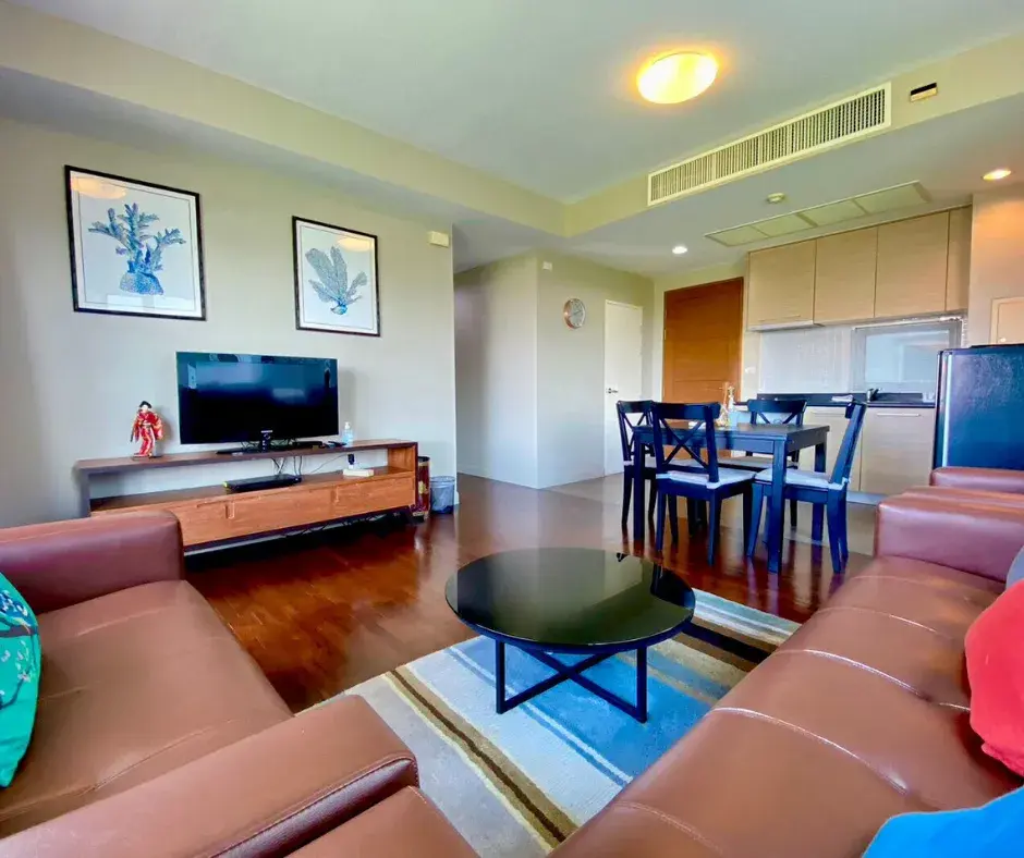 Baan Sandao: A 2-bedroom condo on the 3rd floor, with easy access to the beach and downtown Hua Hin.