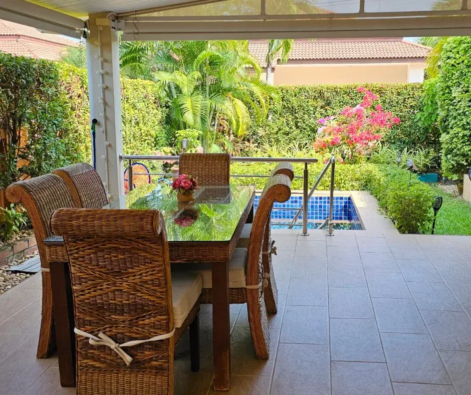 Horizon: 3-Bedroom Villa with Jacuzzi, Close to Downtown Hua Hin (Soi 88)