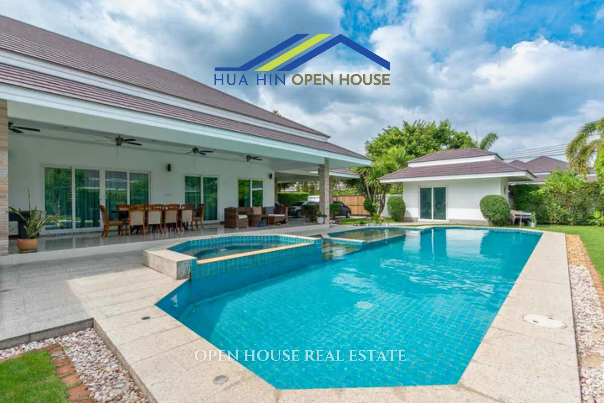 Modern Tropical 6-Bedroom Villa with Solar Power and Private Guesthouse