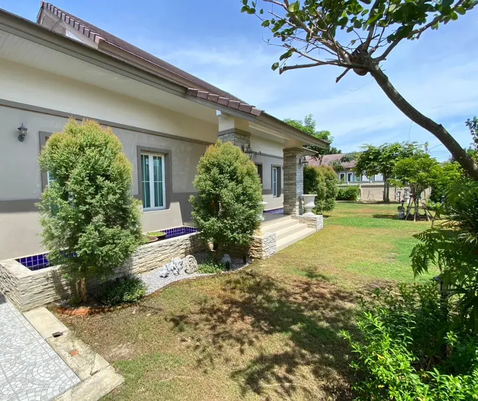 Large 3-Bedroom Pool Villa with 2 Separate Buildings in Suchawalai Hill, Hua Hin Soi 88