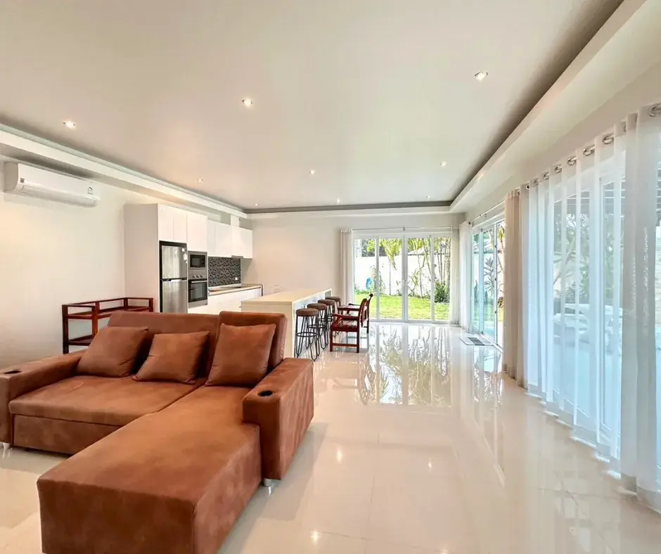 Spacious 3-Bedroom Pool Villa for Sale in Hin Lek Fai – Ideal Location Near Black Mountain Golf Course