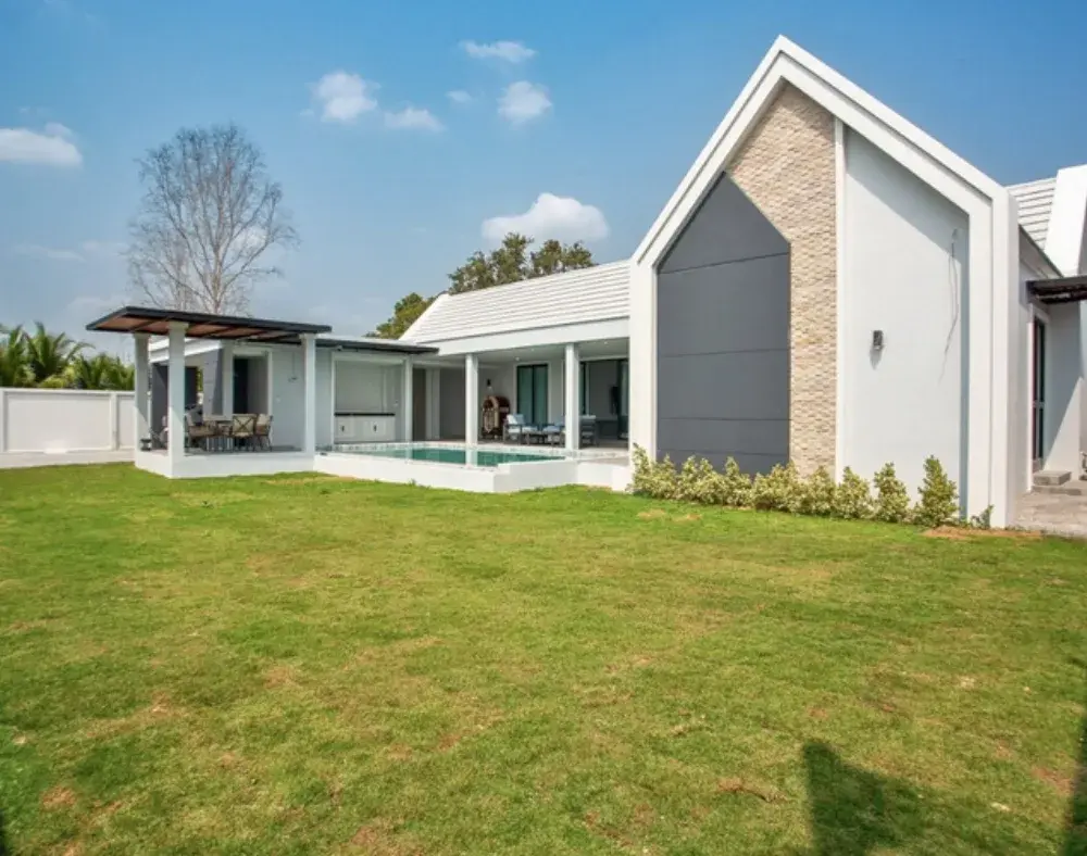 Family 4-Bedroom Pool Villa for Rent in Hua Hin Soi 112