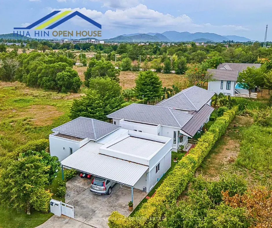 For Sale: 4-Bedroom Pool Villa with Guest House, North Hua Hin