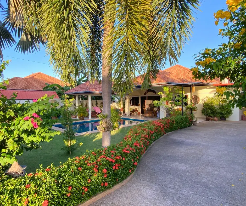 Sunshine Mountain: 3-Bedroom House with Garden View for Sale in Hin Lek Fai Area, Hua Hin Soi 70